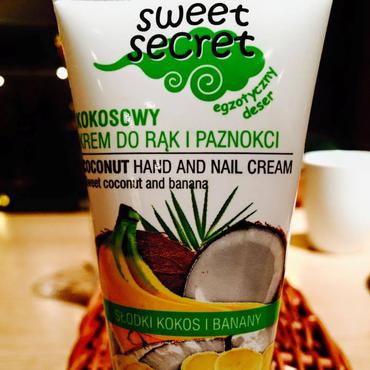 Farmona -  Sweet Secret  Kokosowy krem do rąk i paznokci `Słodki kokos i banany`